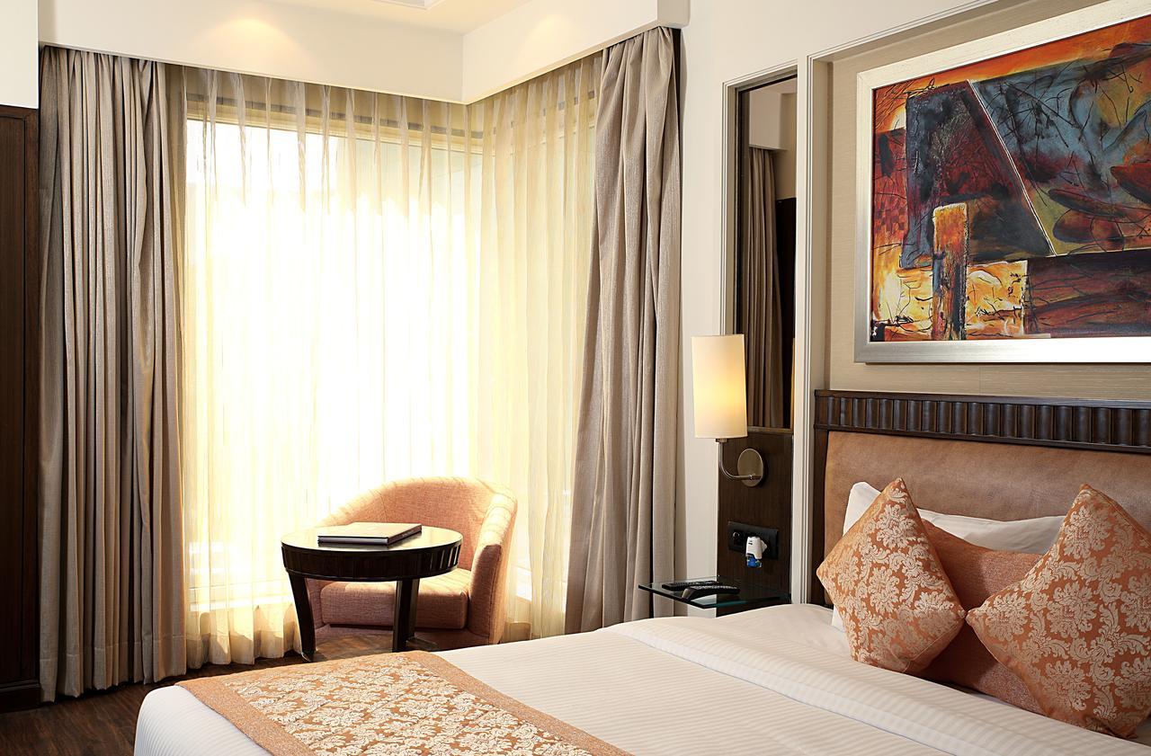 Inde Hotel Signature Tower Гургаон Екстериор снимка