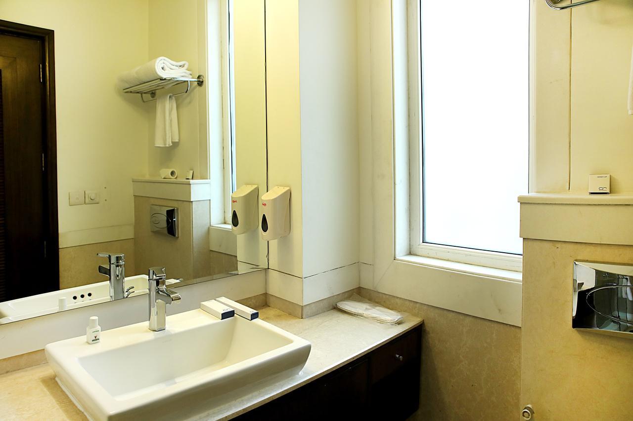 Inde Hotel Signature Tower Гургаон Екстериор снимка
